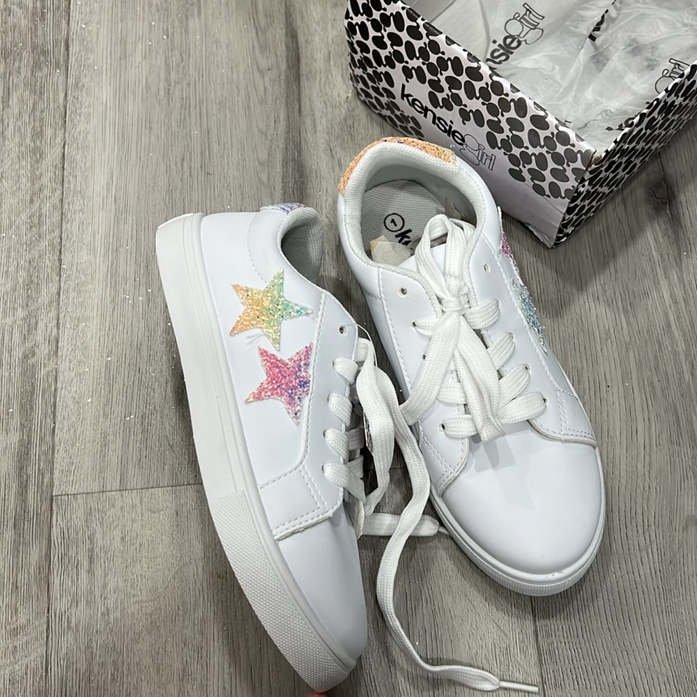 Kensie Girl Low Top Sneaker Casual Lace Up Shoes Glittery Stars